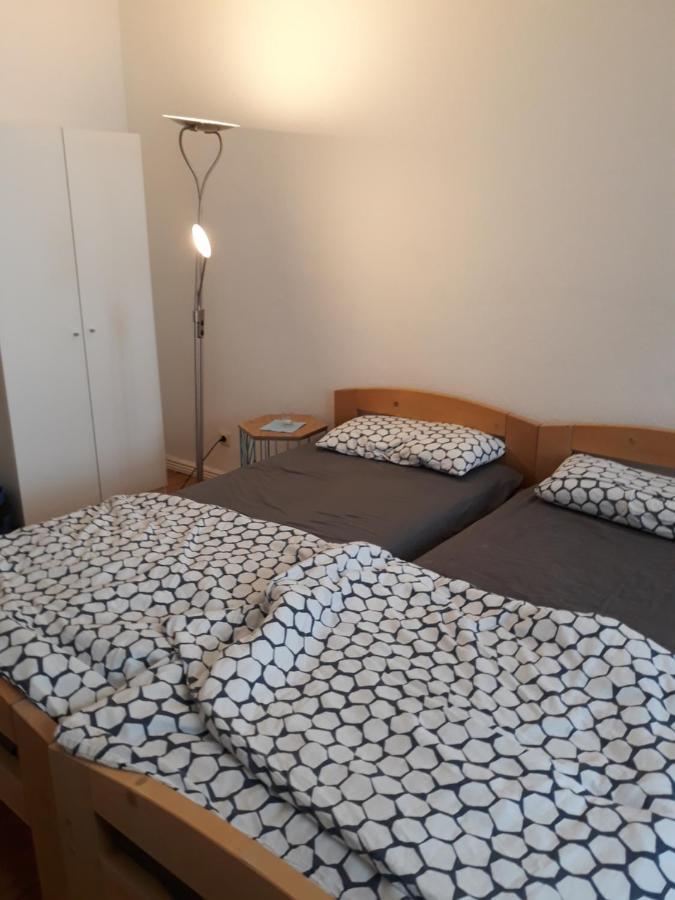 Zentrale 3 Zimmer Altbauwohnung Mit Balkon 弗伦斯堡 外观 照片