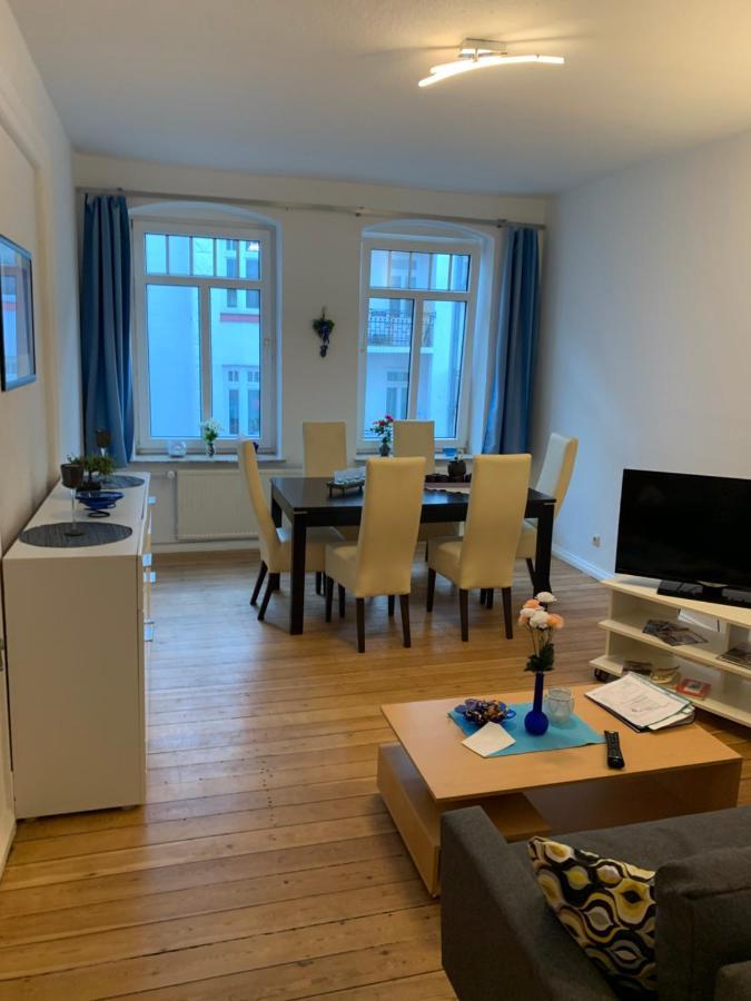 Zentrale 3 Zimmer Altbauwohnung Mit Balkon 弗伦斯堡 外观 照片